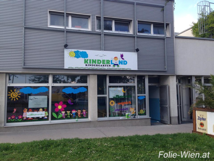 fenster-folierung-beklebung-wien-Büro-Konferenzräume-Ordination-Wartezimmer-Gastronomie-Schaufenster-vitrinen